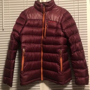 Patagonia maroon puffy, medium/heavy weight